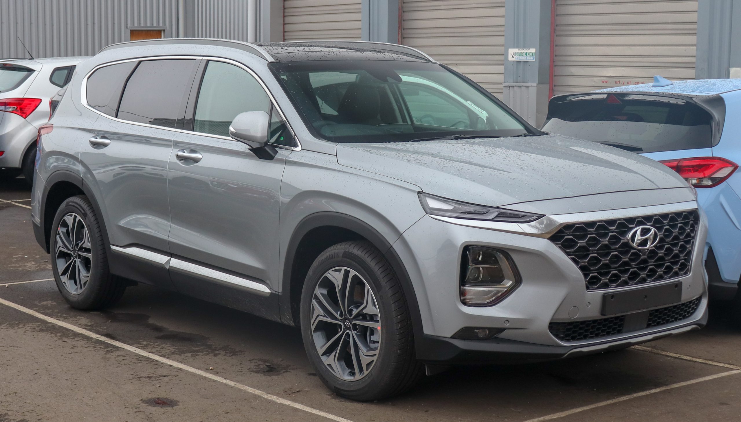 Sorento cạnh tranh trực tiếp nhưng vẫn thua Santa Fe