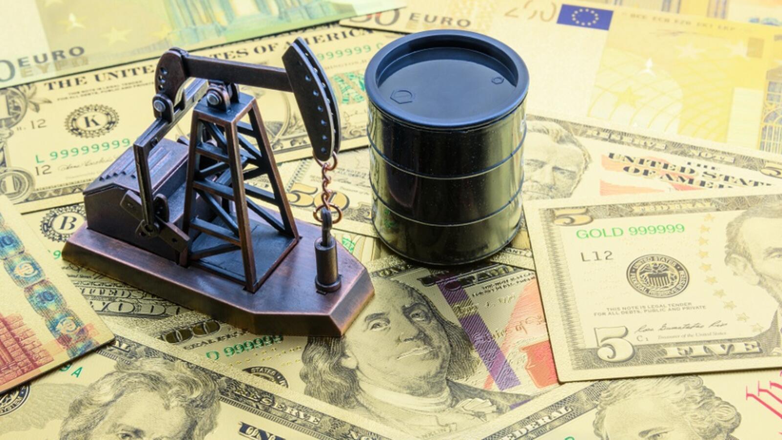 Giá dầu tăng trở lại sau những đợt suy giảm nghiêm trọng